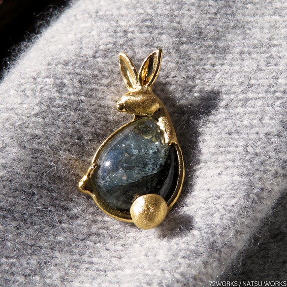 うさぎのトルマリン ブローチ / Black Tourmaline Rabbit Brooch ...