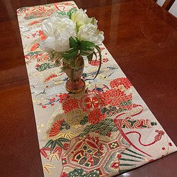 豪華な刺繍 花嫁衣装の丸帯から作った正絹テーブルランナー 1906