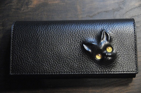 訳あり特価 黒猫の長財布（表革：VACCHETTA800、仮セット猫目：琥珀色eyes）約257ｇ 猫目選べます♪ 1枚目の画像
