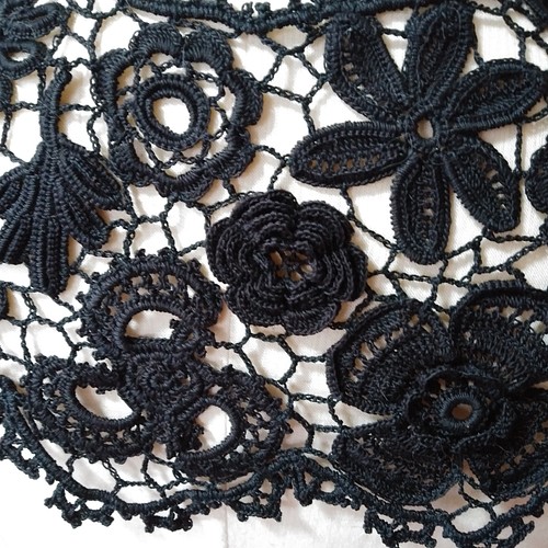 アイリッシュクロッシェレース編みの黒い花のつけ襟 Lサイズ その他