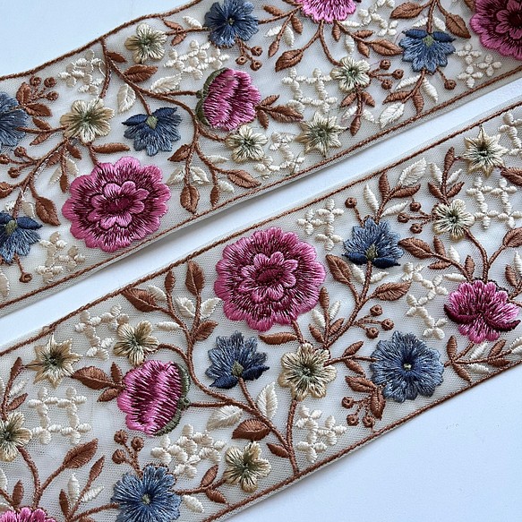 【50cm】インド刺繍リボン　アイボリーxピンク　チュール　GN463 1枚目の画像