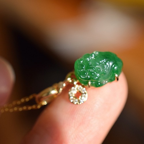 a24 k18金ゴールド 天然 氷種 陽緑 本翡翠 ミニ 貔貅 ダイヤモンド