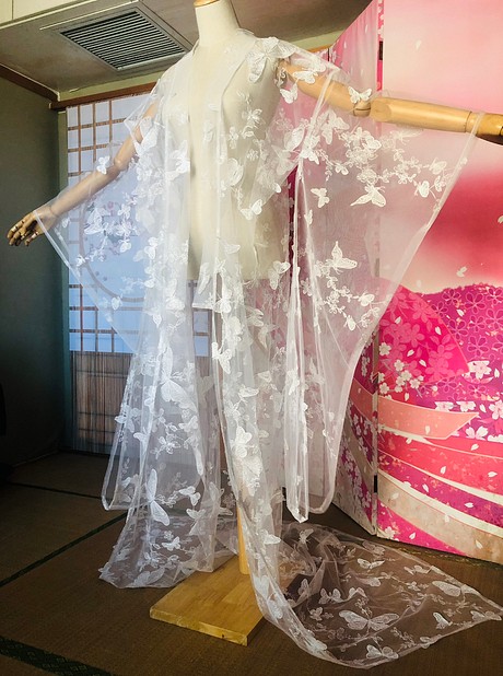 オーガンジー打掛　着物　オーバードレス　レース羽織　ウエディングドレス　お色直し　日常可能　白　3D立体レース刺繍 1枚目の画像