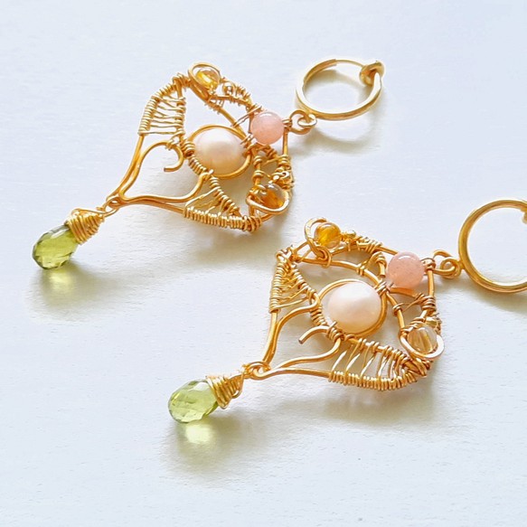 心視― 橄欖石與珍珠金屬編織耳夾︳Spirit·手心向陽 第1張的照片