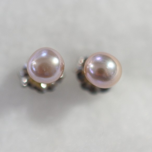 小號粉色淡水珍珠耳釘（4 毫米，鈦柱） 第1張的照片