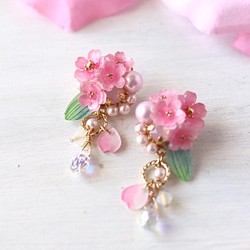 桜しゃらりん*bijouのピアス／イヤリング 花、ピンク、春、ギフト