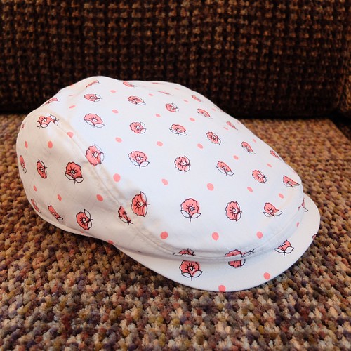 小さな花柄ハンチング(白)(small flower pattern(white) hunting cap