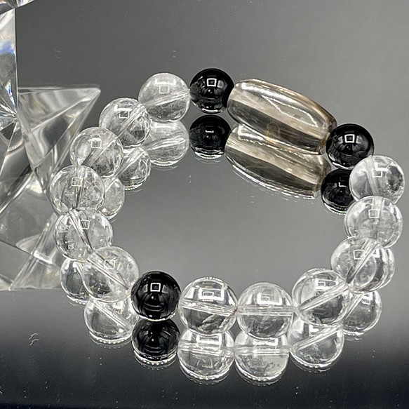 ガネーシュヒマール スモーキークオーツ天珠とチベットモリオン、ガネーシュヒマール水晶のブレスレット umi358 1枚目の画像