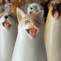 猫小法師　ハナ　ネコのオブジェ　ソーシャルグッド　レッドタビー&ホワイト 1枚目の画像