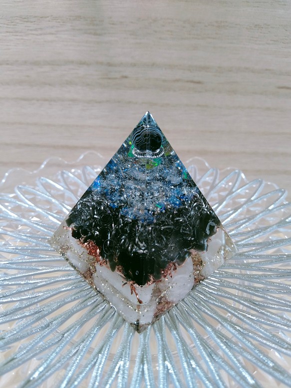 オルゴナイト　奇魂　ピラミッド型 1枚目の画像