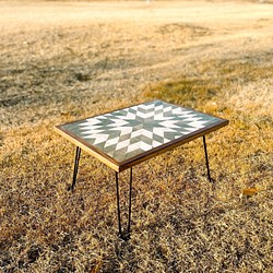 折りたたみ オルテガ柄ローテーブル 1枚目の画像