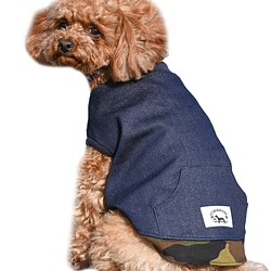 ENTRAMBI 岡山デニム 犬服 ノースリーブ カモフラ タンクトップ 日本製 小型犬 インディゴ×カモフラ 1枚目の画像