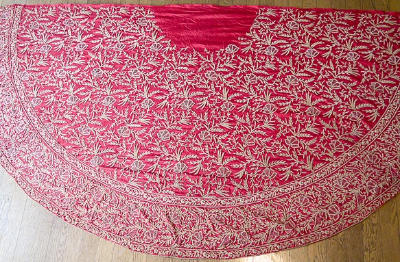 インド製ロイヤルファミリー 結婚式 パーティー 刺繍 スカート レッド
