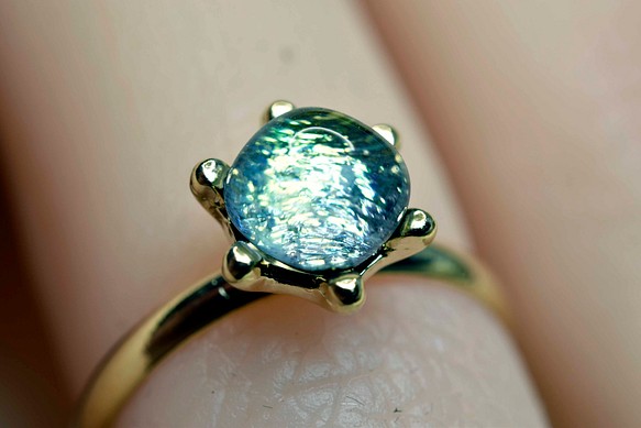 送料無料**青いガラスの指輪　ハンドメイド　リング　（10528-G1） ガラス工芸家の創作した一点物のガラス 1枚目の画像