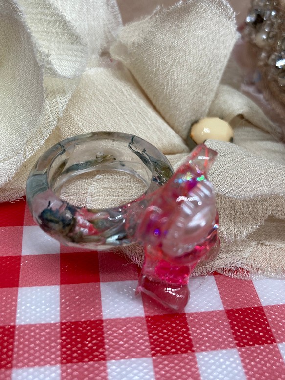 レジンリング　レトロリング　1点もの　プレゼントに最適　金属アレルギー対応　ガーリー　指輪㉟ 1枚目の画像