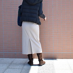 即納/サンプルセール　美品9号　warmthストレッチポンチタイトロングスカート　ベージュ 1枚目の画像