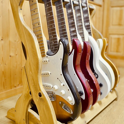 【24時間以内に発送】手作り木工　木製ギタースタンド （古材）６本掛け