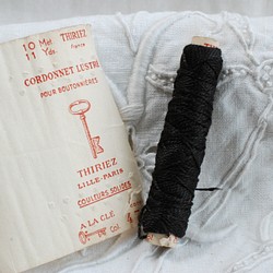 アンティーク  ティリエの紙筒糸巻き #4856濃茶系 1枚目の画像
