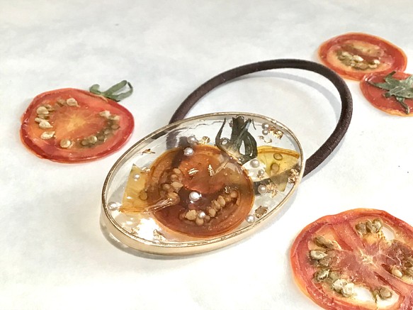（ve -07）ベジタリアーナ　パプリカ&トマトの野菜ヘアアクセサリー 1枚目の画像