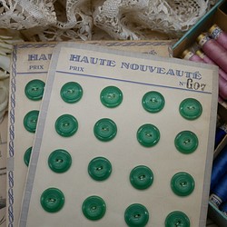 フランスアンティークプラスチックボタンS（GO7/グリーン） 3個セット 1枚目の画像