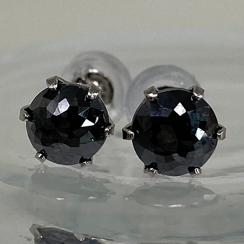 ダイヤモンドピアス】プラチナ・ブラックダイヤモンド1.0ct スタッド