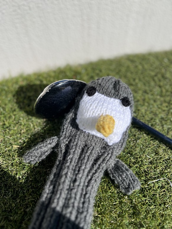 毛糸で編んだゴルフヘッドカバー（ペンちゃん） 1枚目の画像