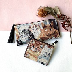L 形長錢包由 gobelin 織物貓製成 第1張的照片
