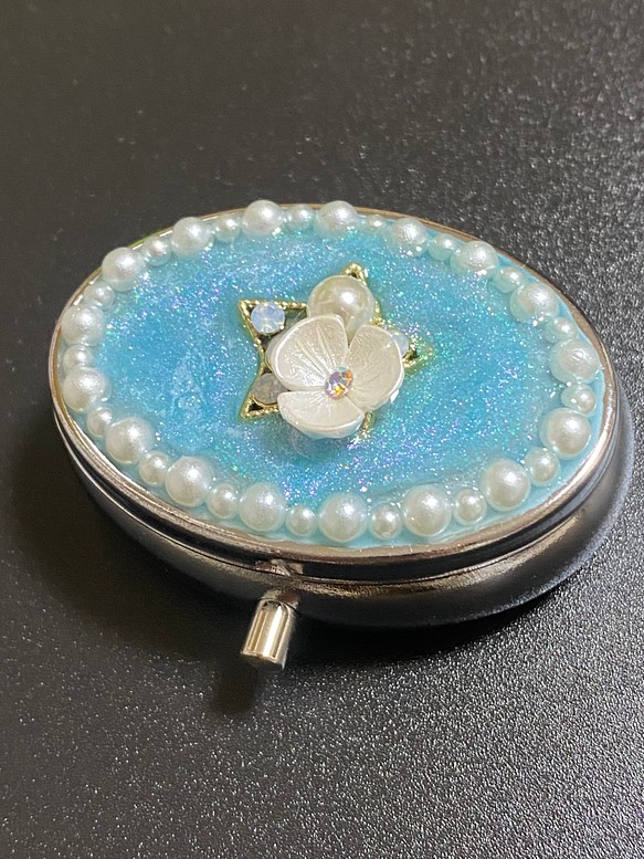 送料無料 ピルケース アクセサリーケース 小物ケース コンパクト ミラー キラキラ かわいい ラメ 星 レジン 薬いれ 小物 ファッション雑貨 なぁーち 通販 Creema クリーマ ハンドメイド 手作り クラフト作品の販売サイト