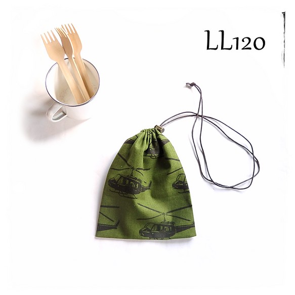 LL120；ヘリコプター／巾着袋 ネックレス・カーキ グリーン 綿麻／お守り袋・薬袋・メンズ・キッズ コップ袋 1枚目の画像