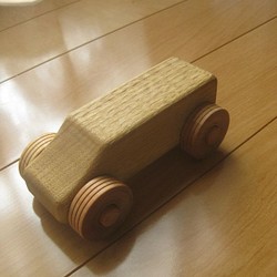 木のおもちゃ(車)(栗の木) 1枚目の画像