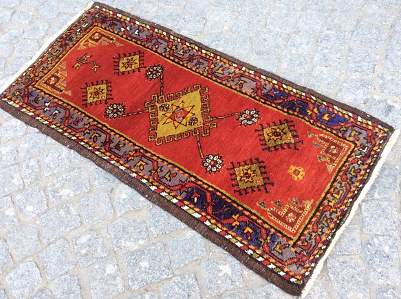 手織りトルコ絨毯 106x51cm ヴィンテージ ラグ 1枚目の画像