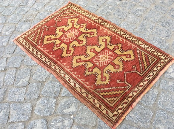 手織りトルコ絨毯 74x47cm ヴィンテージ ラグ 1枚目の画像