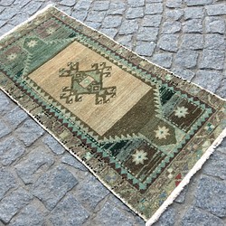 手織りトルコ絨毯 97x46cm ヴィンテージ ラグ 1枚目の画像