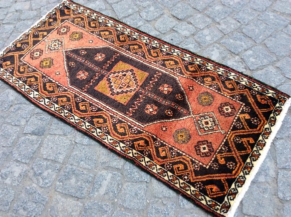 手織りトルコ絨毯 108x50cm ヴィンテージ ラグ 1枚目の画像