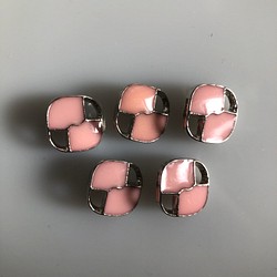 アンティーク ボタン 5個　ビンテージ 昭和 レトロ 個性的 ハンドメイド素材 日本製 ポップ アクセ ピンク 1枚目の画像