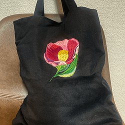 花モチーフ刺繍トートバッグ 1枚目の画像