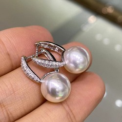 【高級】白蝶真珠　天然ダイヤモンド付きピアスk18 1枚目の画像