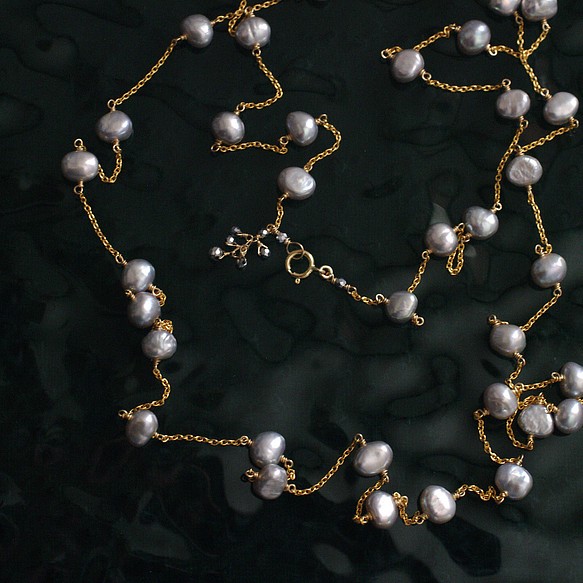 gray Pearl Rope（necklace）グレイパールをつないだロングネックレス 1枚目の画像