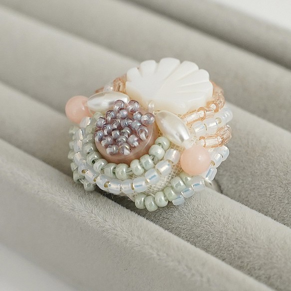 Talkative Ring 3 均碼珠子刺繡戒指貝殼白色粉彩