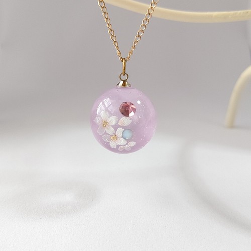 春の新作＊桜と淡いピンクの球体レジンのネックレス ネックレス