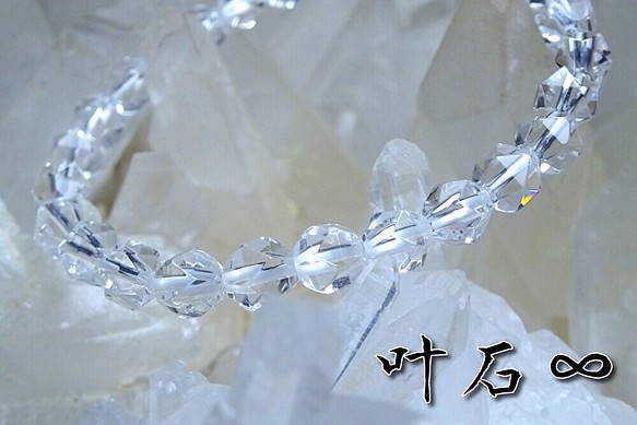 叶石∞　【　浄化、幸運のお守り　】水晶、6mm カット ブレスレット　天然石　ヒーリング、クリスタル 1枚目の画像