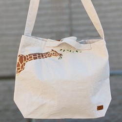 キリンの刺繍ショルダートートバッグ 1枚目の画像