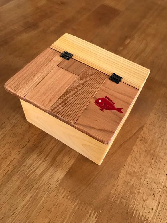 ポケットティッシュ入れ　木製　蓋を開けて使うテッシュケース　ミニティッシュbox　家の中で使うティッシュbox　おしゃれ 1枚目の画像