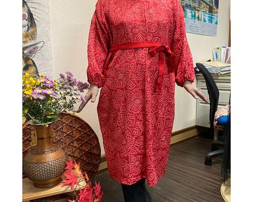 yaya着物リメイク正絹　朱赤　総絞りと刺繍　振袖リメイクケープドレス