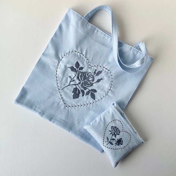 薔薇のシルエット刺繍　ミニエコバッグ(ブルー) 1枚目の画像