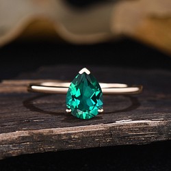 19200円 バーゲンで エメラルドリング♢花モチーフ♢11号位♢18K