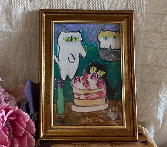 絵画。壁掛け絵原画手描き【美味しいイチゴケーキ、猫たちが興奮して走ってきた】 1枚目の画像