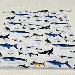大きな巾着袋　縦50ｃｍ　横50ｃｍ　  海の生き物柄 1枚目の画像