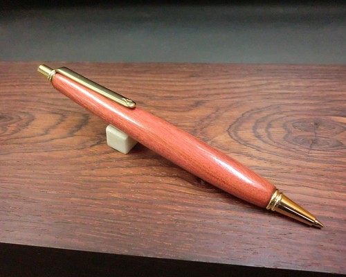 ピンクアイボリー木軸シャープペンシル0.5㎜芯 ペン・筆記用具 