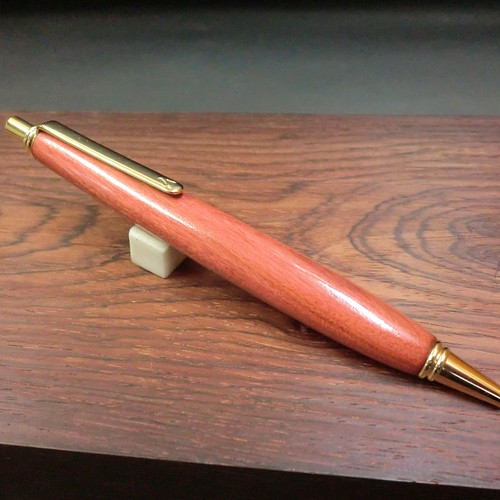 ピンクアイボリー木軸シャープペンシル0.5㎜芯 ペン・筆記用具